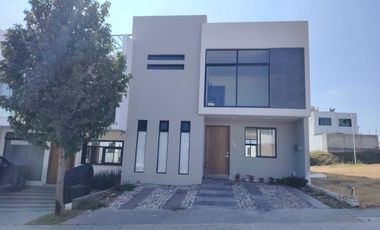 CASA EN VENTA SENDEROS DE MONTEVERDE 128 COTO 7