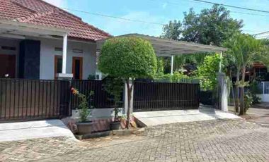 Rumah SHM Luas 200m Hook 4 Kamar Muat 3 Mobil Bebas Banjir Dekat Grand Wisata Bekasi