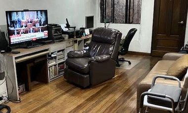 FOR SALE: 7-Bed House in Maysilo Circle, Plainview, Mandaluyong