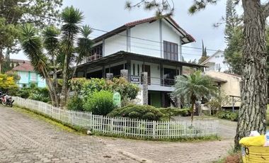 Dijual Villa Istana Bunga Lembang cocok untuk investasi Full Furnished