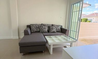 Single-storey detached house for sale in a well-located project with convenient transportation. Fully furnished and ready to move in.