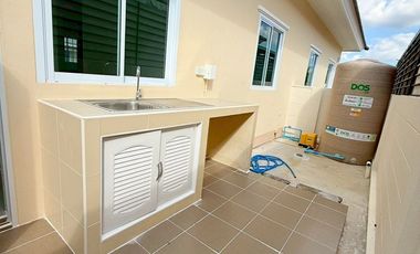 Single-storey detached house for sale in a well-located project with convenient transportation. Fully furnished and ready to move in.