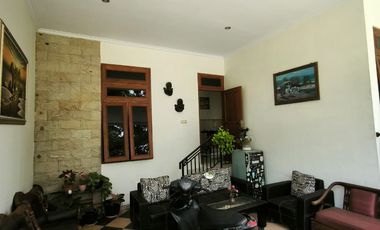 RUMAH DENGAN TANAH SANGAT LUAS DI KULONPROGO