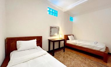 PREMIUM LOCATION!! 7-Bedroom Guest House in Central Ubud – Walking Distance to Pison Ubud