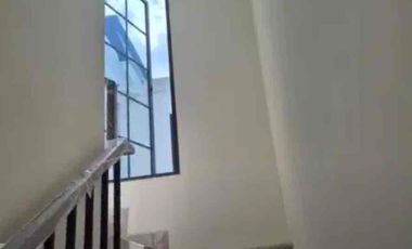 Rumah Asri 2 Lantai di Cluster Citra Garden Ciputat Tangsel