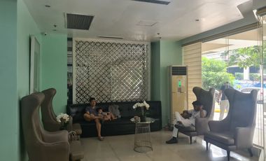 SPACIOUS 1 BR RESIDENTIAL CONDO