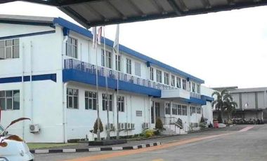 Di jual pabrik / gudang ex pabrik filter air luas 1 ha hektar / 10.593 m2 bangunan 3.500 m2 dekat pintu tol di dalam kawasan Surya cipta karawang