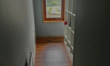 Parcela con propiedad y dos cabañas