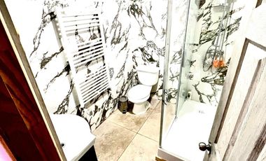 Parcela con propiedad y dos cabañas