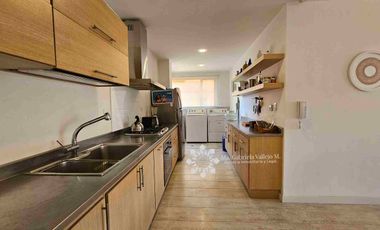 EN VENTA - AMPLIA DEPARTAMENTO CON TERRAZA Y VISTA ESPECTACULAR DE LAS MONTAÑAS, CON 1 DORMITORIO