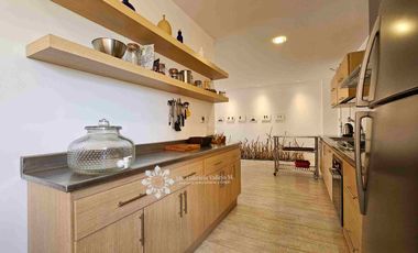 EN VENTA - AMPLIA DEPARTAMENTO CON TERRAZA Y VISTA ESPECTACULAR DE LAS MONTAÑAS, CON 1 DORMITORIO