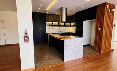 🏡 Casa moderna de lujo en el norte de Riobamba