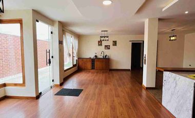 🏡 Casa moderna de lujo en el norte de Riobamba
