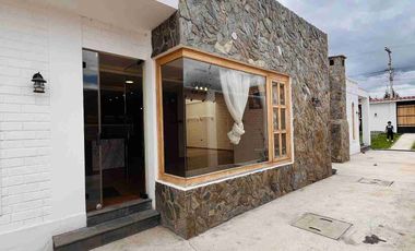 🏡 Casa moderna de lujo en el norte de Riobamba