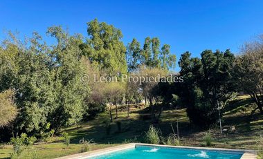 Leon Propiedades arrienda linda casa en sector Los Naranjos, Curacaví.