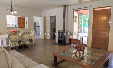 Leon Propiedades arrienda linda casa en sector Los Naranjos, Curacaví.