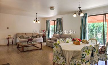 Leon Propiedades arrienda linda casa en sector Los Naranjos, Curacaví.