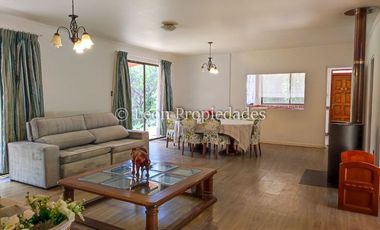 Leon Propiedades arrienda linda casa en sector Los Naranjos, Curacaví.