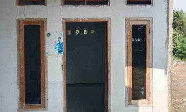 Disewakan Gudang Pinggir Jalan Raya Dekat Tol Serang Timur