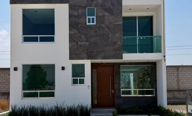 Casa en venta en pachuca, zona sur, seguridad y modernidad.