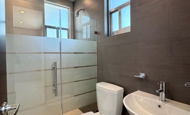 Casa en venta en pachuca, zona sur, seguridad y modernidad.