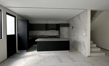 Casa en Venta Pachuca, a 5 min de Explanada, 3 habitaciones, sala de TV y cocina equipada.