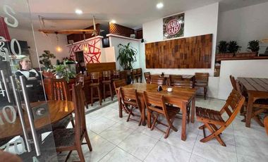 Propiedad con Hotel, local comercial y Parqueadero en el centro de Santa Rosa