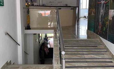 Propiedad con Hotel, local comercial y Parqueadero en el centro de Santa Rosa