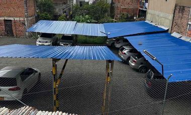 Propiedad con Hotel, local comercial y Parqueadero en el centro de Santa Rosa