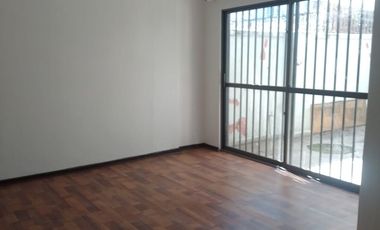 Arriendo Casa Centrica Calle Zañartu