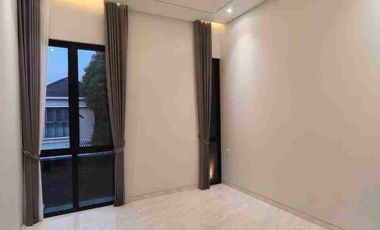 Baru Gress‼️Rumah Hook Manyar Indah