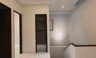 Baru Gress‼️Rumah Hook Manyar Indah