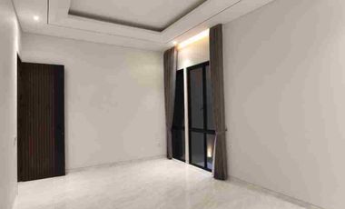 Baru Gress‼️Rumah Hook Manyar Indah