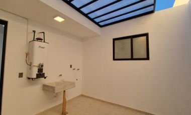Casa en venta Pachuca, 3 habitaciones y estudio con baño completo. La Cartuja