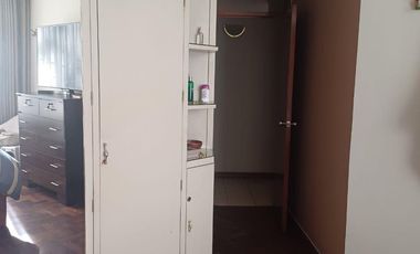 Vendo amplio departamento cerca a la UNSA FRENTE A PARQUE $ 160,000