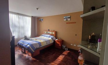 Vendo amplio departamento cerca a la UNSA FRENTE A PARQUE $ 160,000