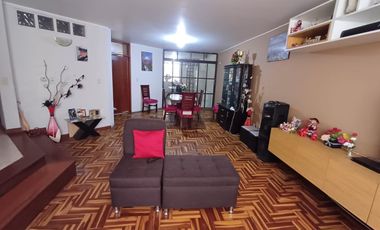 Vendo amplio departamento cerca a la UNSA FRENTE A PARQUE $ 160,000