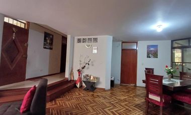 Vendo amplio departamento cerca a la UNSA FRENTE A PARQUE $ 160,000