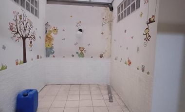 Vendo amplio departamento cerca a la UNSA FRENTE A PARQUE $ 160,000