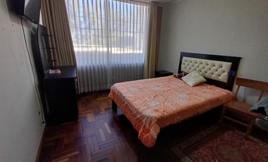 Vendo amplio departamento cerca a la UNSA FRENTE A PARQUE $ 160,000