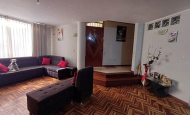 Vendo amplio departamento cerca a la UNSA FRENTE A PARQUE $ 160,000