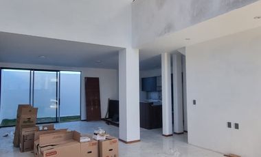 Casa en venta nueva en Pahcua 3 habitaciones, sala a doble altura, cocina equipada. cartuja