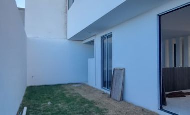 Casa en venta nueva en Pahcua 3 habitaciones, sala a doble altura, cocina equipada. cartuja