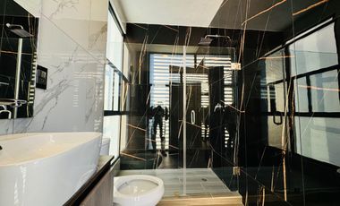 Casa en venta al sur de Pachuca. 3 niveles, seguridad y amenidades. Gema