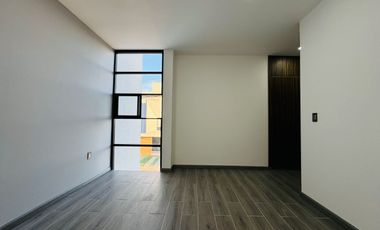 Casa en venta al sur de Pachuca. 3 niveles, seguridad y amenidades. Gema