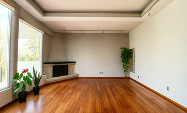 Casa en Venta con 4 recámaras en Lomas de la Herradura, con hermosa vista a la cañada