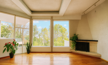 Casa en Venta con 4 recámaras en Lomas de la Herradura, con hermosa vista a la cañada