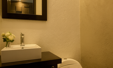 Casa en Venta con 4 recámaras en Lomas de la Herradura, con hermosa vista a la cañada