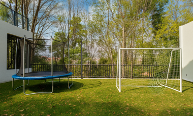 Casa en Venta con 4 recámaras en Lomas de la Herradura, con hermosa vista a la cañada