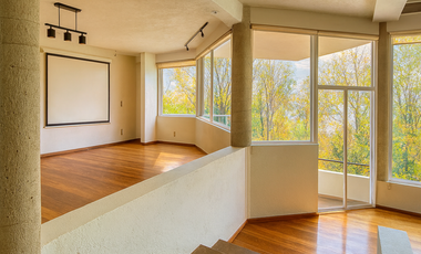 Casa en Venta con 4 recámaras en Lomas de la Herradura, con hermosa vista a la cañada